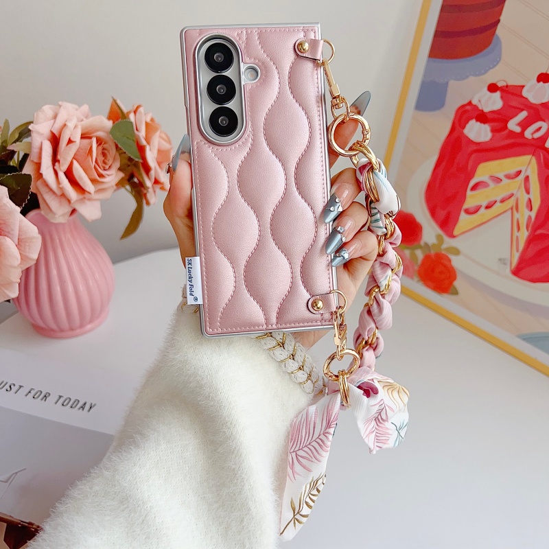 Leatherwork Drawing - Luxe lederen telefoonhoes met golfpatroon voor