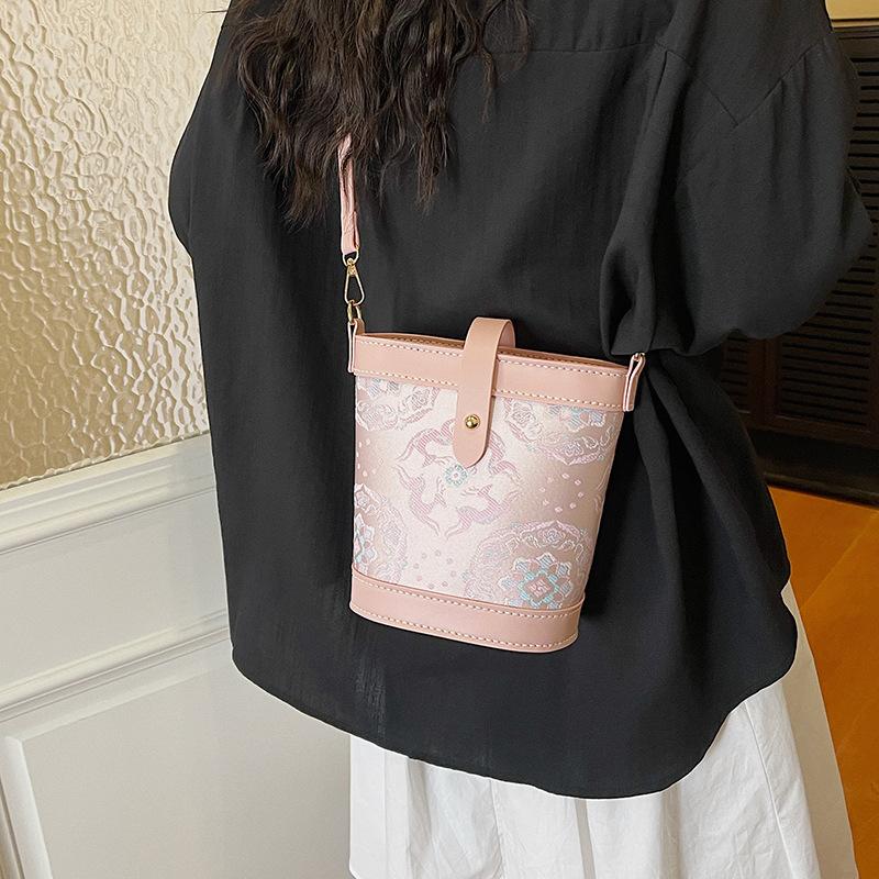 DIY gebreide tas - roze vintag - Leatherwork Drawing recensie en prijs